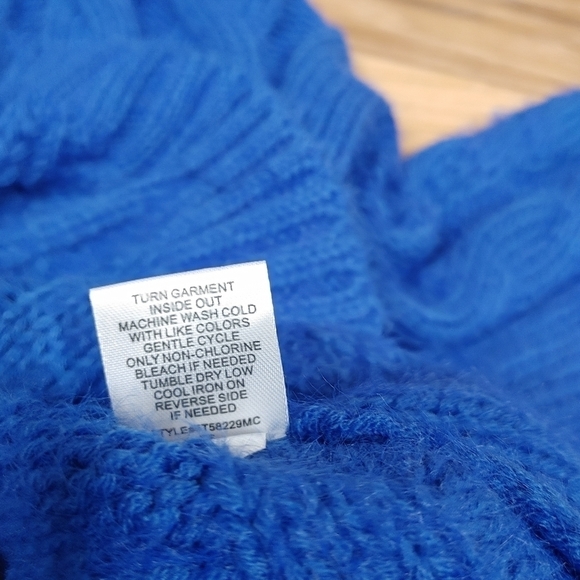 Sun + Moon Blue Turtleneck Cable Knit Sweater Size Large - Picture 8 of 9